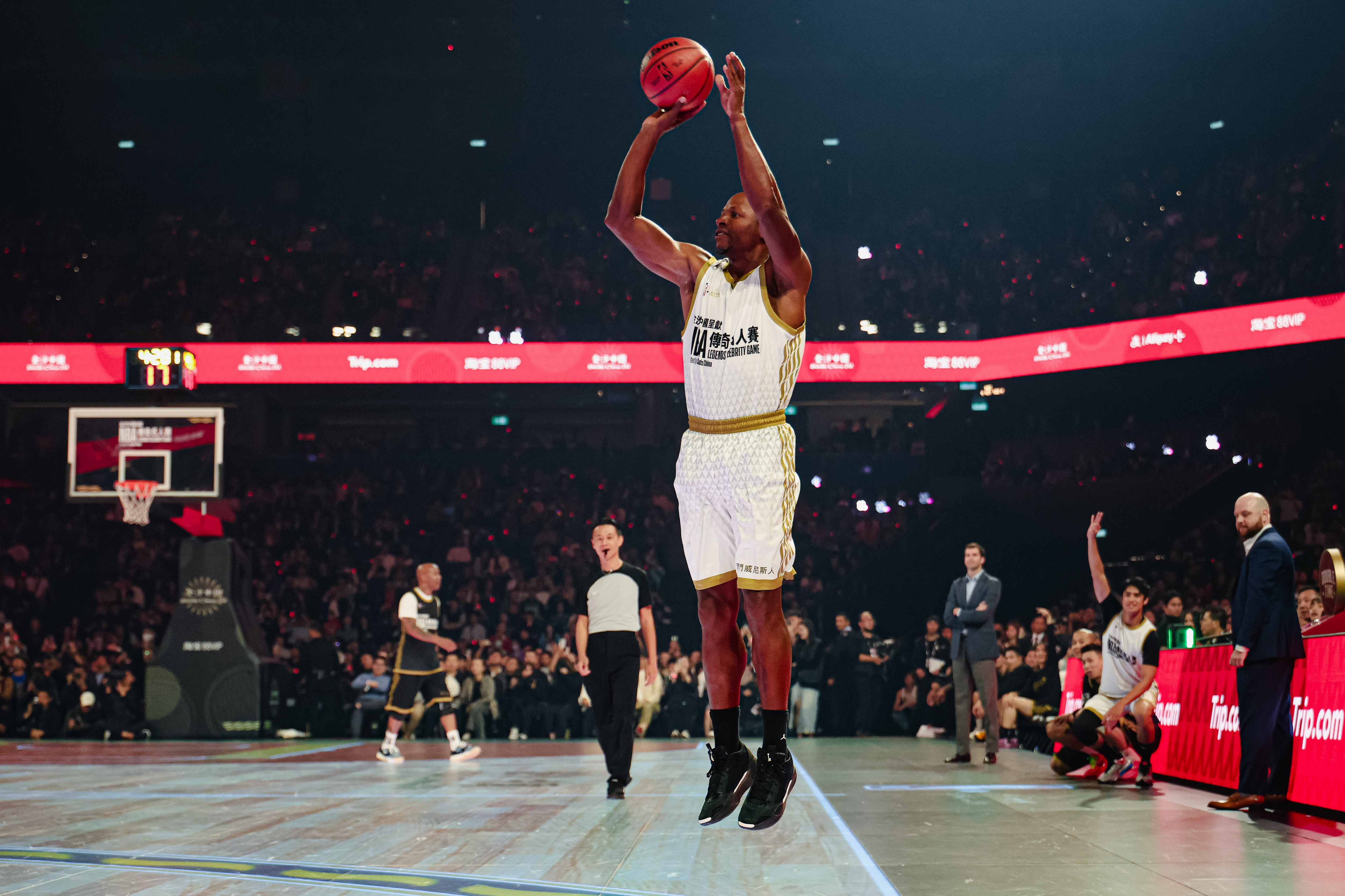 开云平台-传奇时刻：那些永远令人难忘的NBA瞬间
