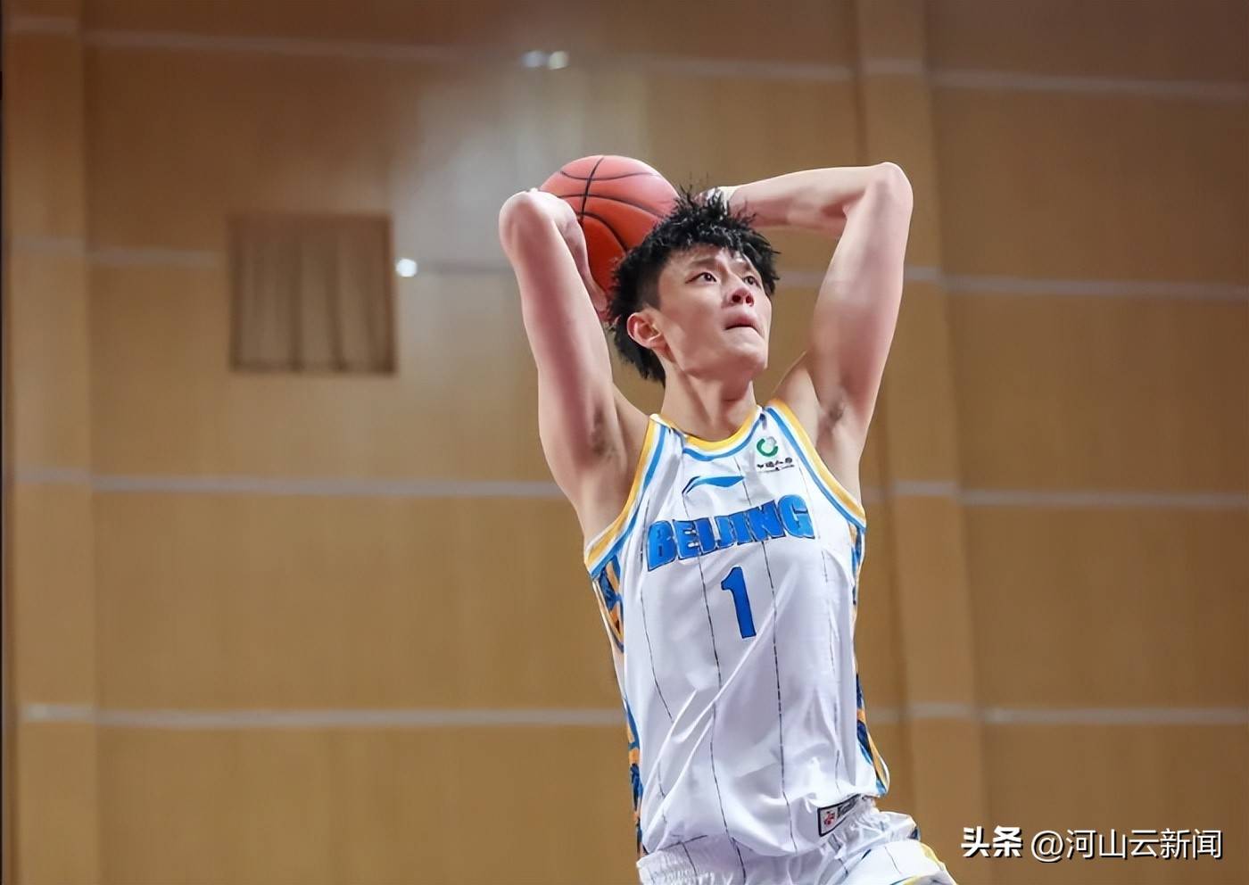 包含三分火力：北京三分球投中43%，外线屡屡得手！的词条