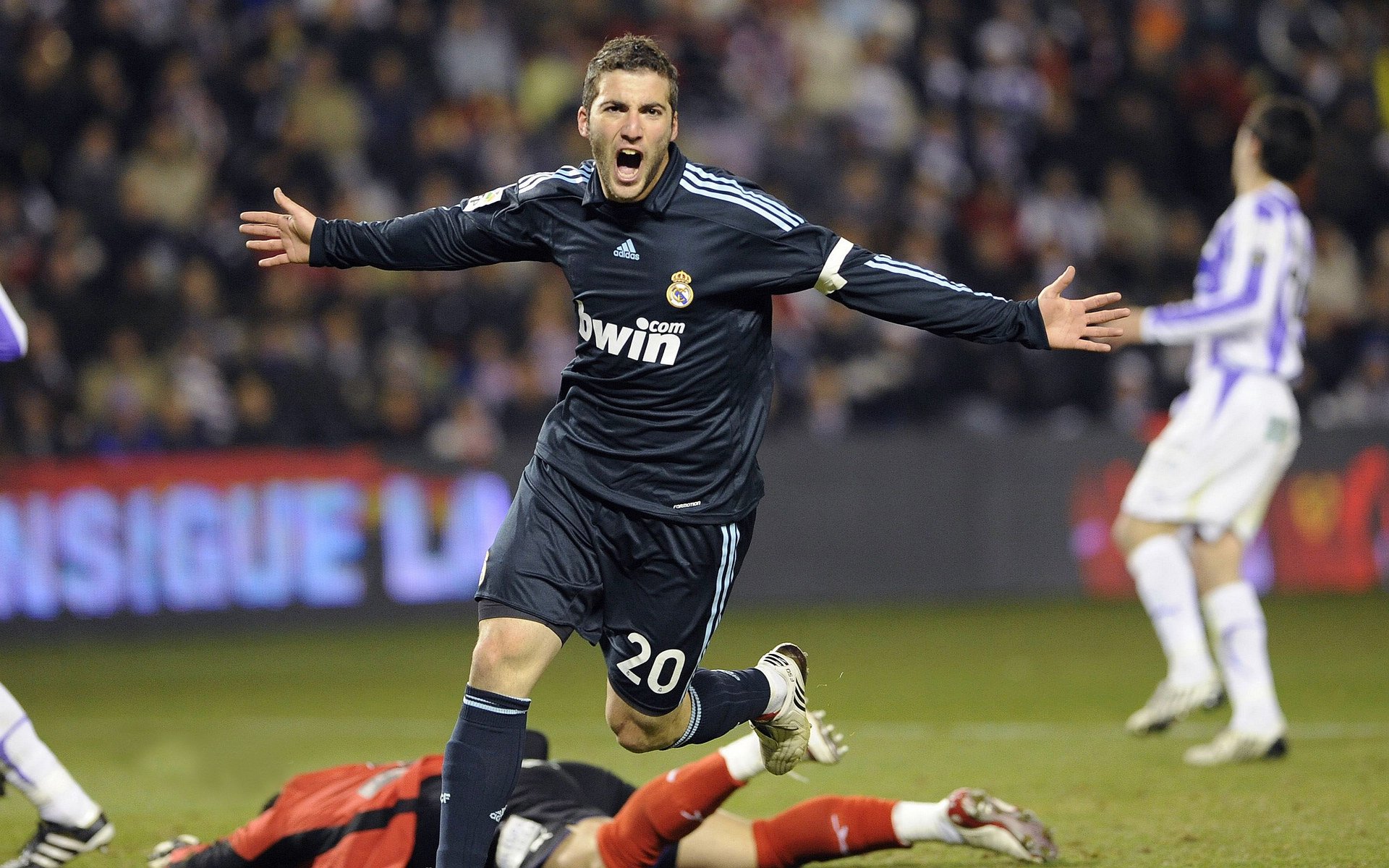 开云体育下载-史上“最精彩”的团队合作，战术完美配合令人叹服！，团队合作的比赛有哪些